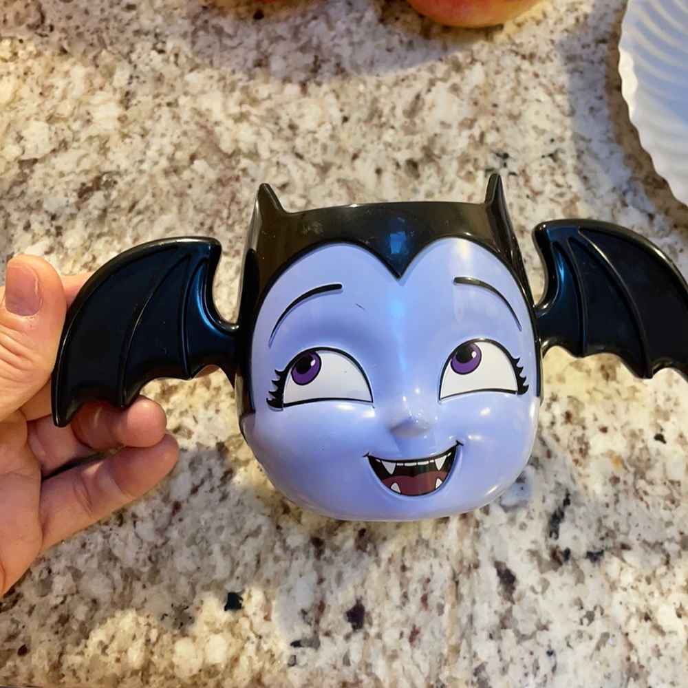 Disney Vampirina bat handles plastic cup euc